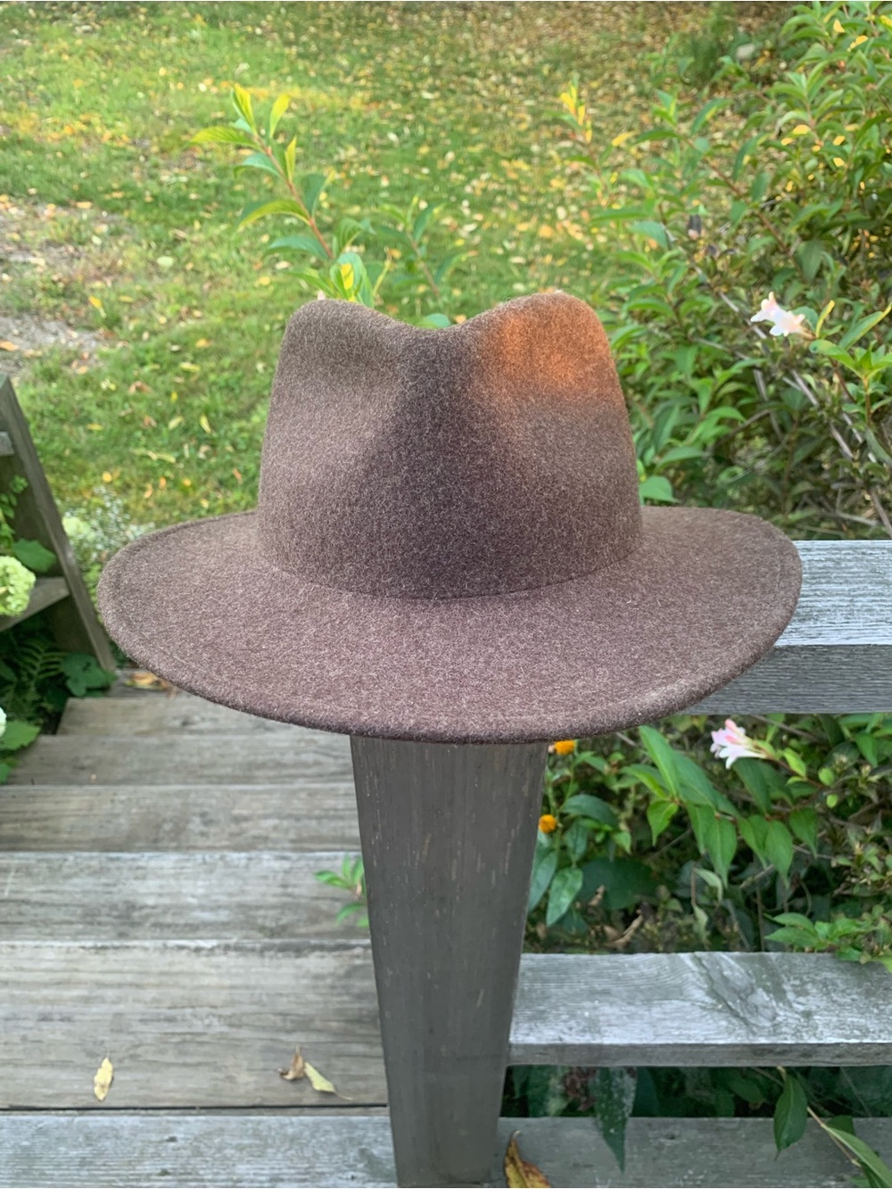 Mens 100% brown wool hat